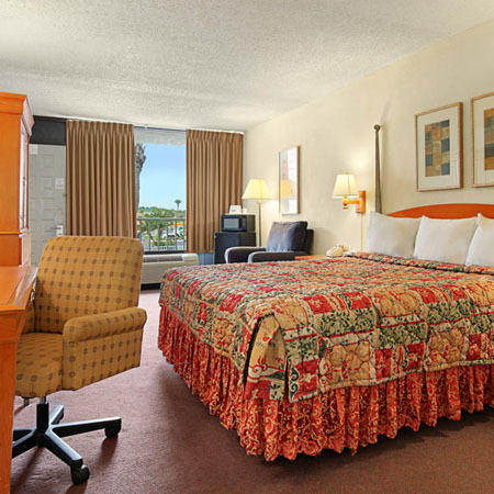 Express Inn & Suites Clearwater بينيلاس بارك الغرفة الصورة